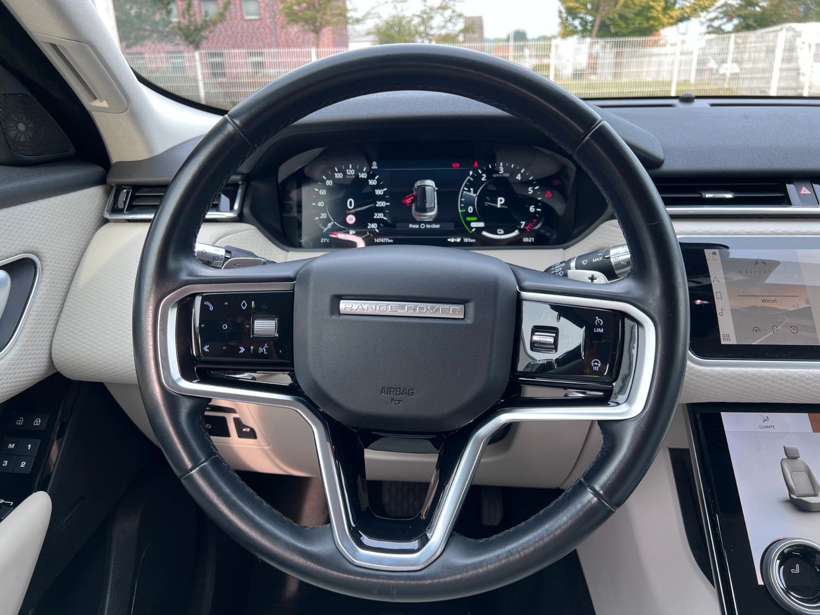 Buy Land Rover Range Rover Velar P400e | Plug-in | ACC | AWD Lithuania | img №13 | Unis.lt