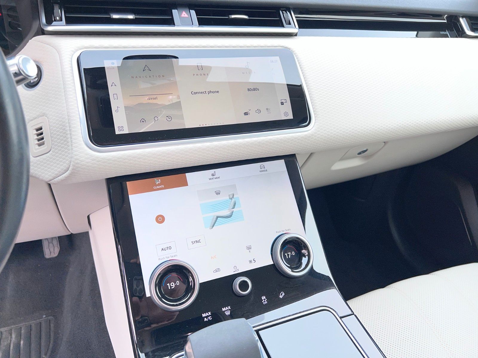 Buy Land Rover Range Rover Velar P400e | Plug-in | ACC | AWD Lithuania | img №24 | Unis.lt