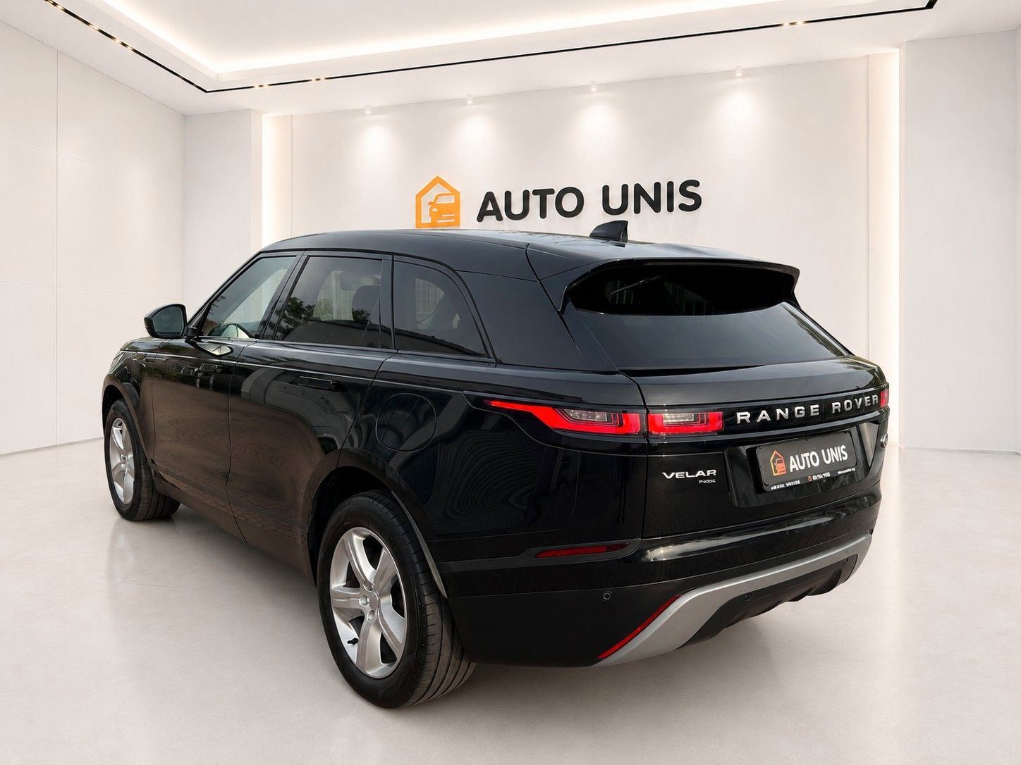 Buy Land Rover Range Rover Velar P400e | Plug-in | ACC | AWD Lithuania | img №4 | Unis.lt