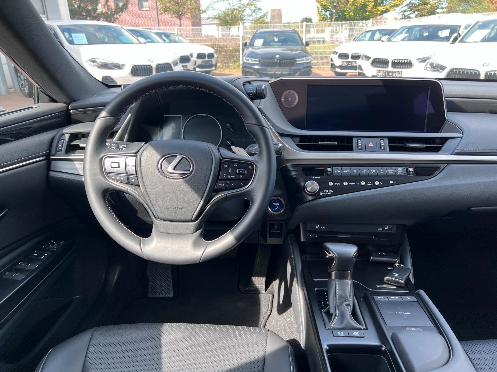 Купить Lexus 300H HEV EXPLORE LINE в Литве | фото №13 | Unis.lt