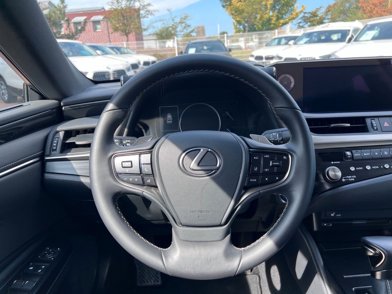 Купить Lexus 300H HEV EXPLORE LINE в Литве | фото №14 | Unis.lt