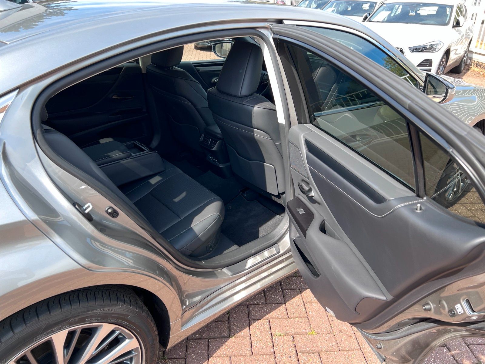 Купить Lexus 300H HEV EXPLORE LINE в Литве | фото №30 | Unis.lt