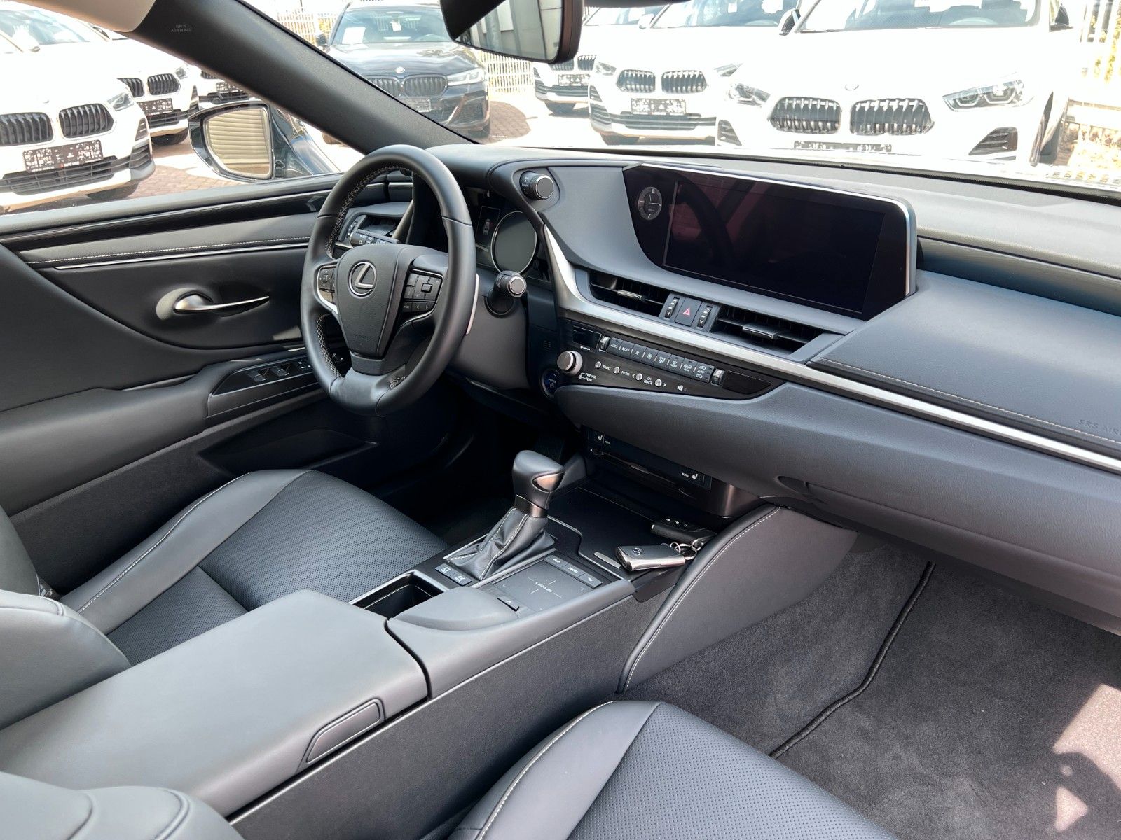Купить Lexus 300H HEV EXPLORE LINE в Литве | фото №34 | Unis.lt