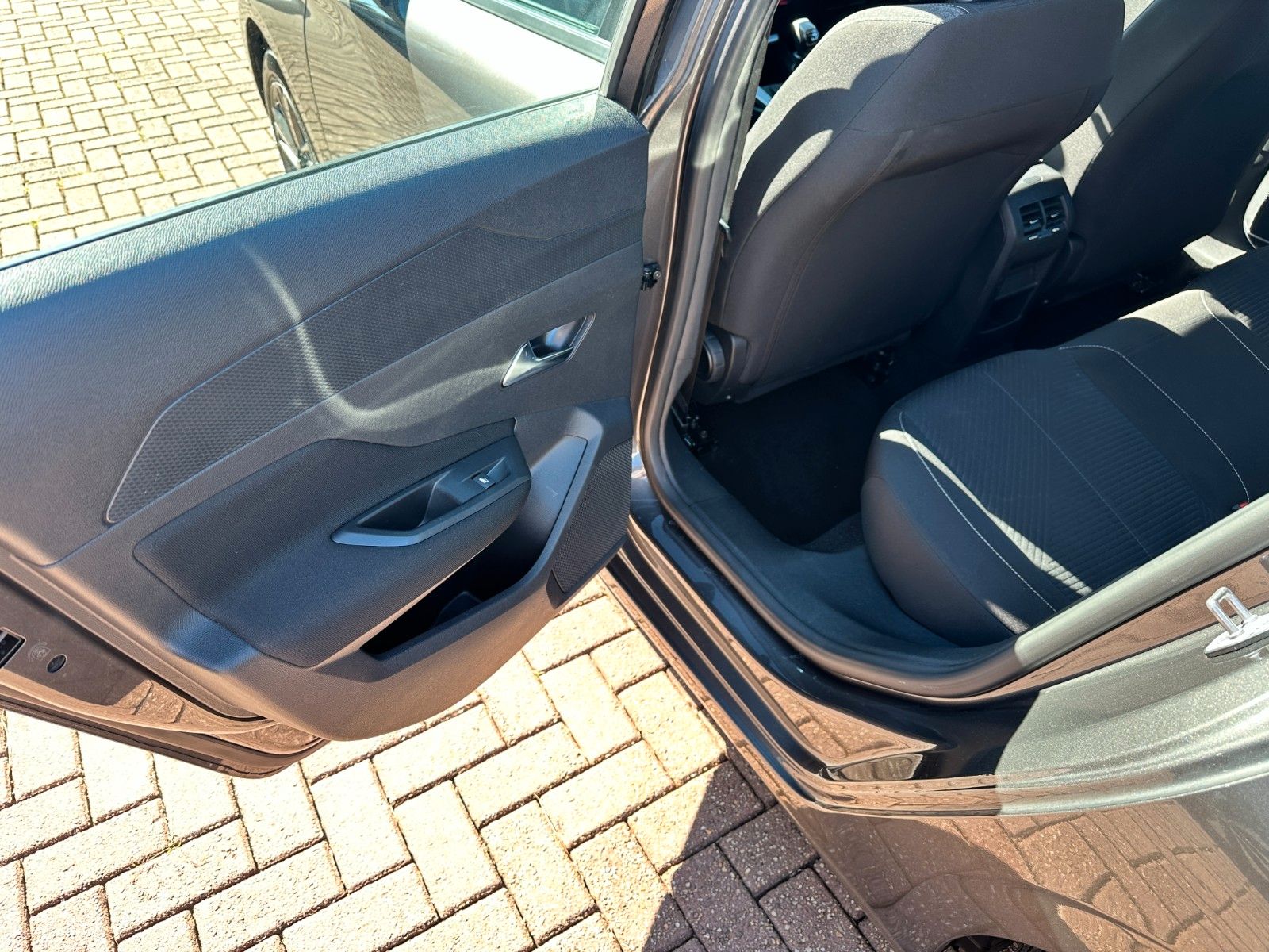 Купить Peugeot 308 SW Led Navi Scheckheft  1.Hand в Литве | фото №15 | Unis.lt