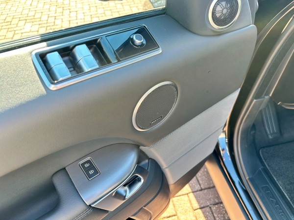 Купить Land Rover Range Rover Sport P400e SE Plug-in Pano 1.Hand в Литве | фото №10 | Unis.lt