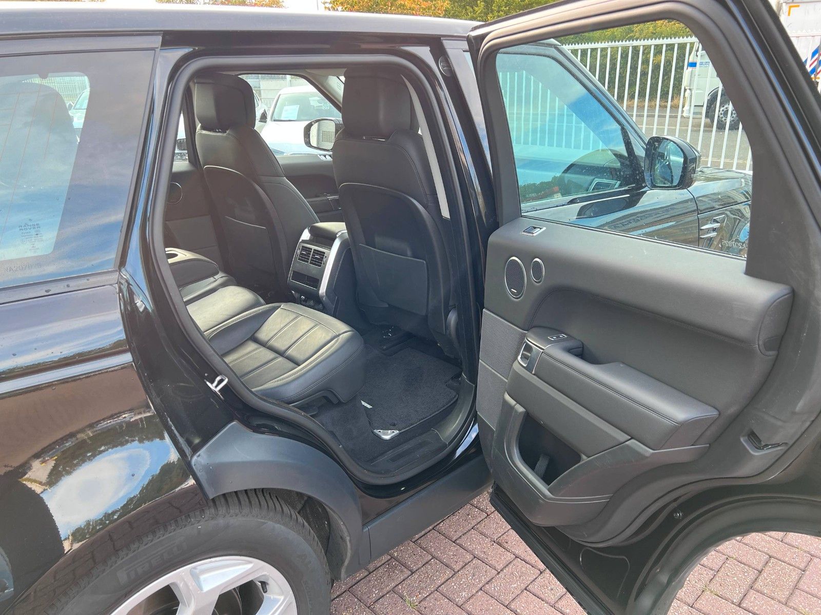 pirkite Lietuvoje Land Rover Range Rover Sport P400e SE Plug-in Pano 1.Hand | nuotrauka №23 | Unis.lt