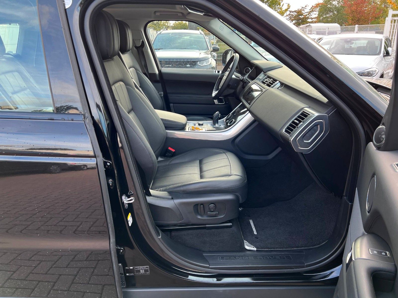 pirkite Lietuvoje Land Rover Range Rover Sport P400e SE Plug-in Pano 1.Hand | nuotrauka №26 | Unis.lt