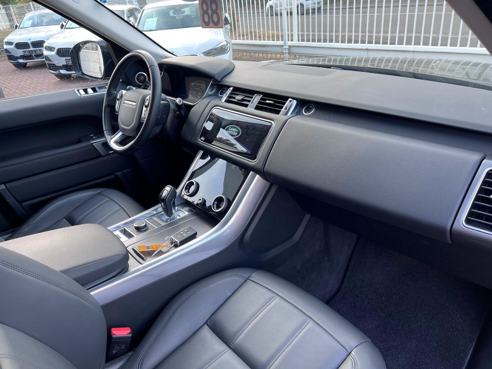 pirkite Lietuvoje Land Rover Range Rover Sport P400e SE Plug-in Pano 1.Hand | nuotrauka №27 | Unis.lt