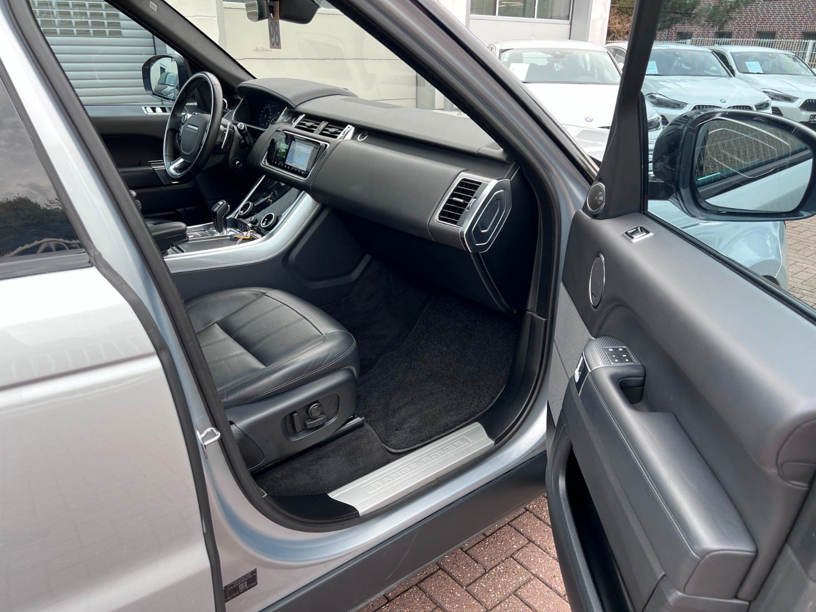 Купить Land Rover Range Rover Sport HSE Dynamic Hybrid в Литве | фото №29 | Unis.lt