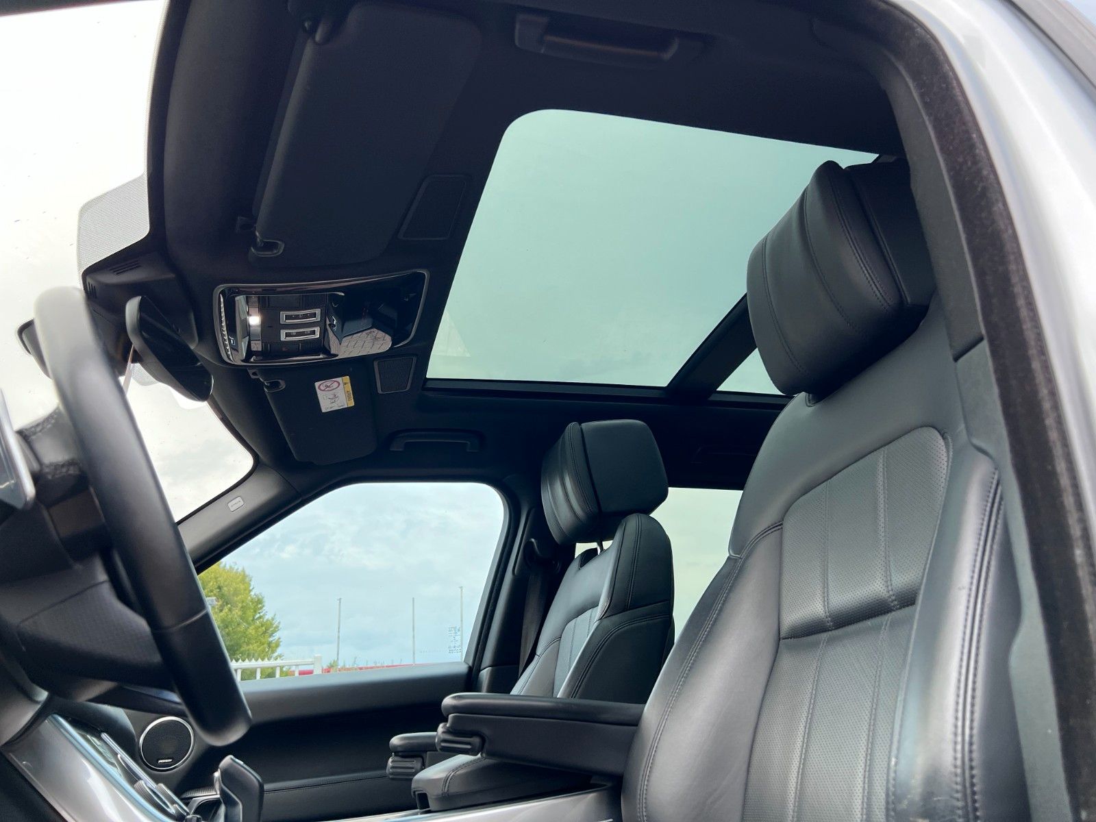 Купить Land Rover Range Rover Sport HSE Dynamic Hybrid в Литве | фото №36 | Unis.lt