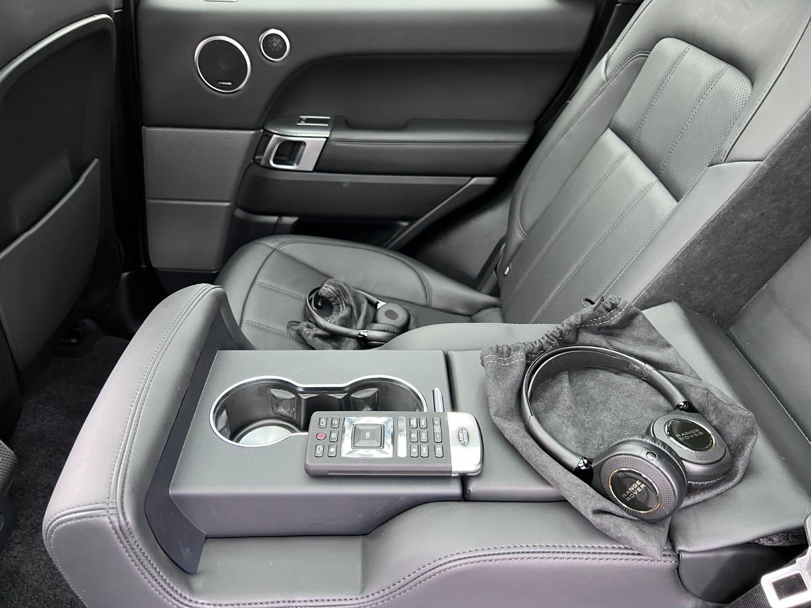 Купить Land Rover Range Rover Sport HSE Dynamic Hybrid в Литве | фото №39 | Unis.lt