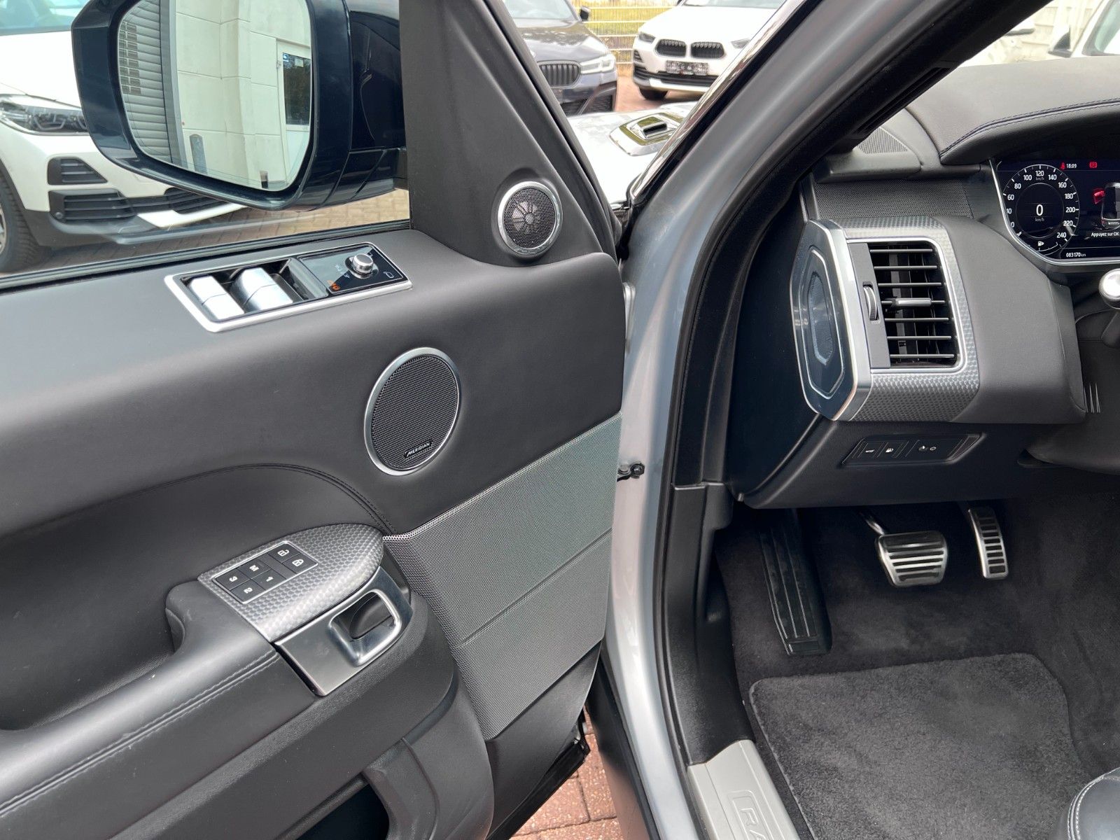 Купить Land Rover Range Rover Sport HSE Dynamic Hybrid в Литве | фото №10 | Unis.lt