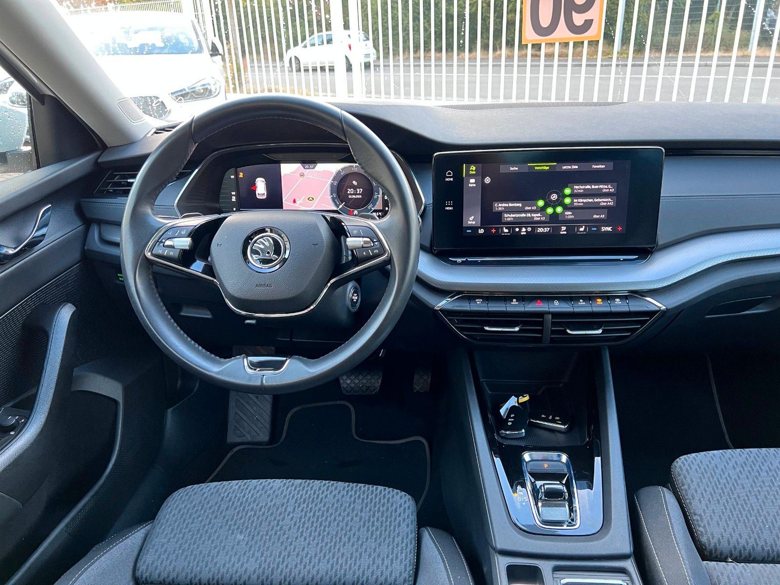 Buy Skoda Octavia CNG Combi Navi Massage | 1.Hand Lithuania | img №12 | Unis.lt