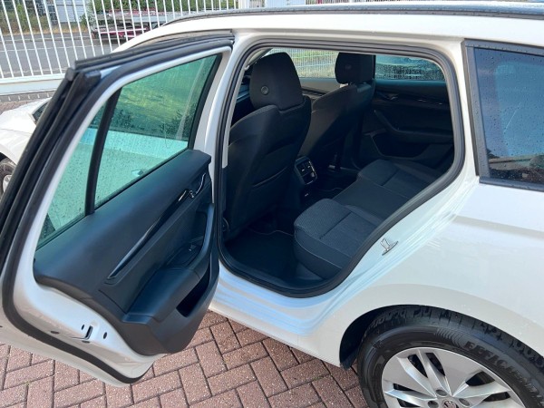Buy Skoda Octavia CNG Combi Navi Massage | 1.Hand Lithuania | img №16 | Unis.lt