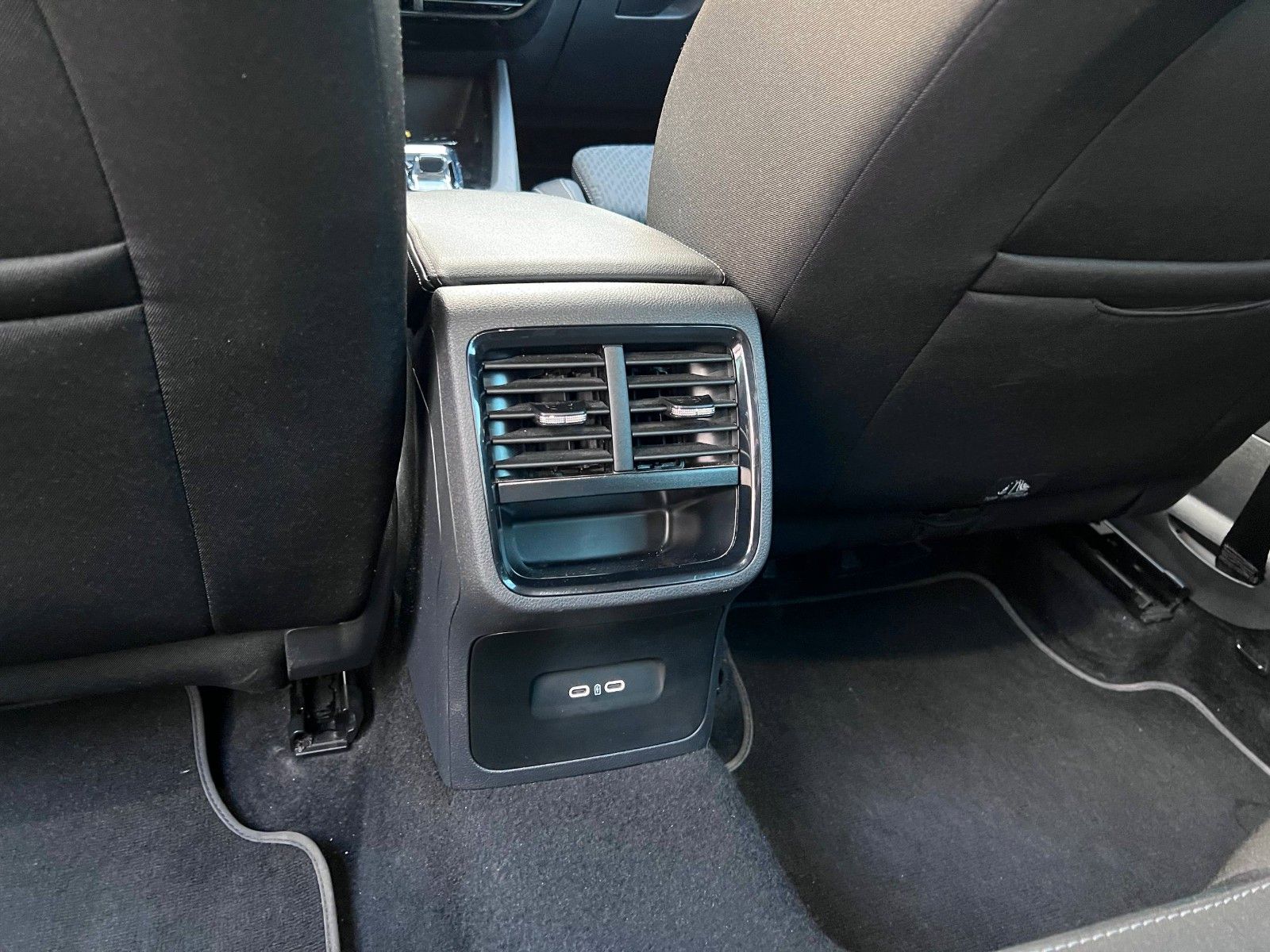 Buy Skoda Octavia CNG Combi Navi Massage | 1.Hand Lithuania | img №18 | Unis.lt