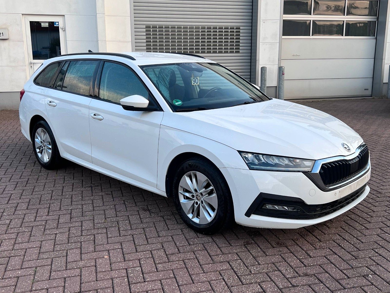 Buy Skoda Octavia CNG Combi Navi Massage | 1.Hand Lithuania | img №3 | Unis.lt
