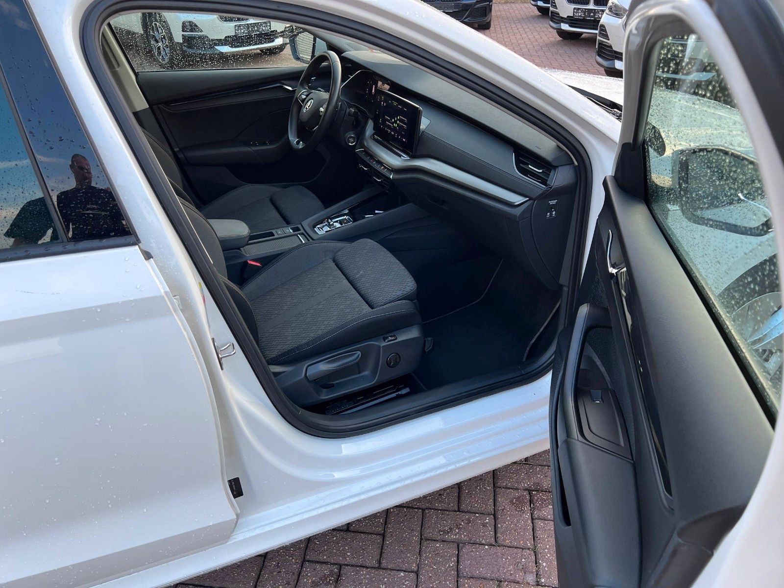 Buy Skoda Octavia CNG Combi Navi Massage | 1.Hand Lithuania | img №21 | Unis.lt