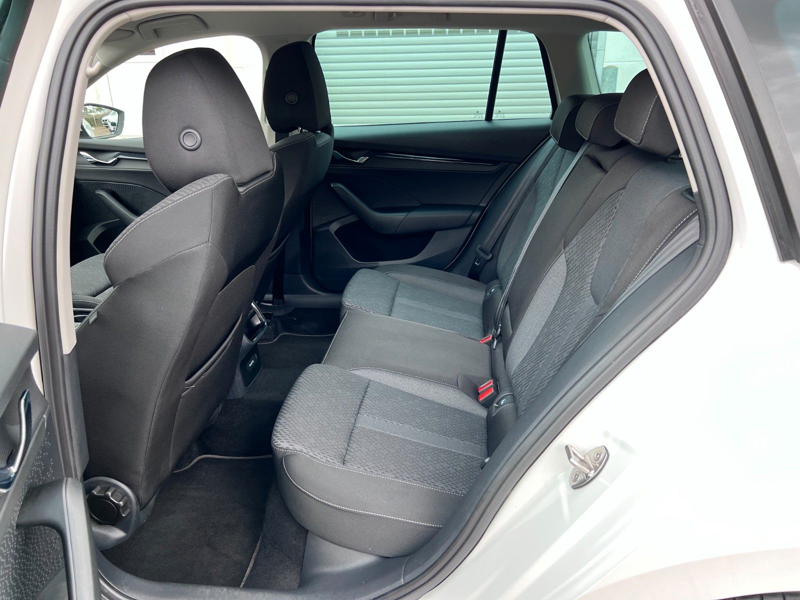 Купить Skoda Octavia CNG G-TEC Combi Navi Massage | 1.Hand в Литве | фото №26 | Unis.lt