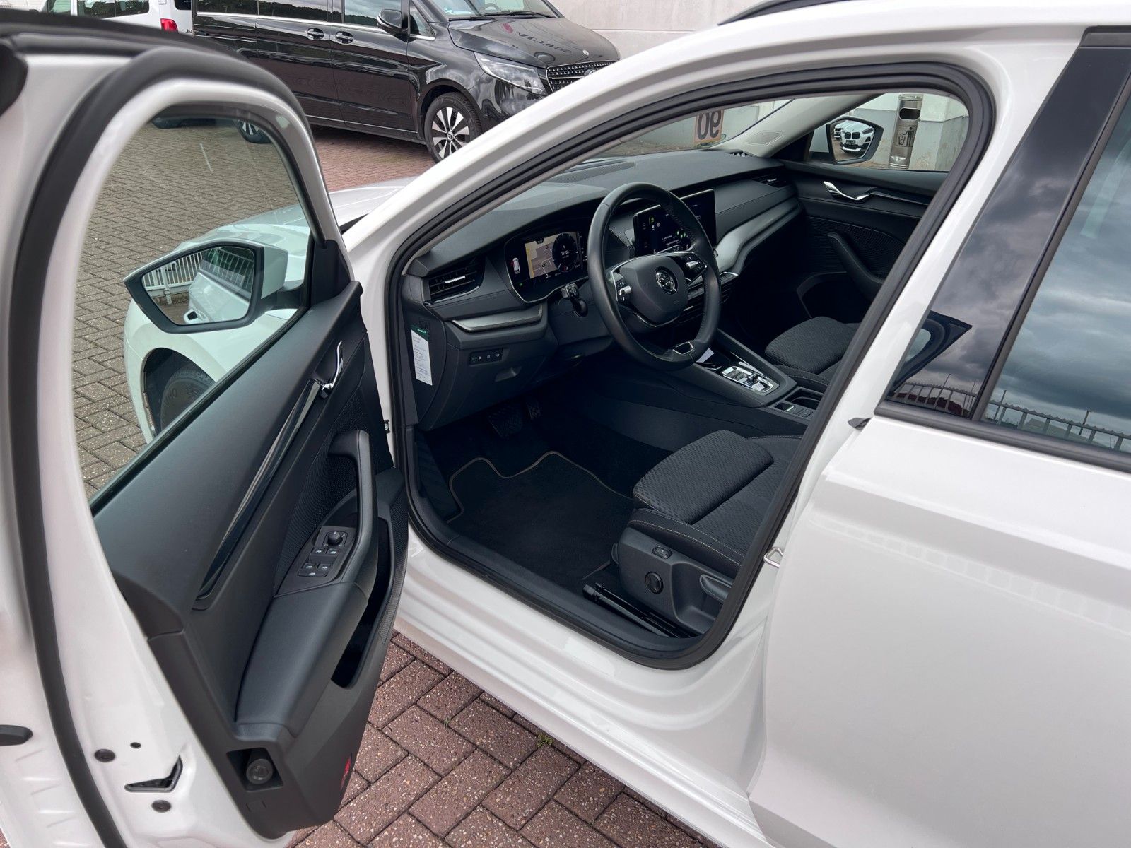 Купить Skoda Octavia CNG G-TEC Combi Navi Massage | 1.Hand в Литве | фото №9 | Unis.lt