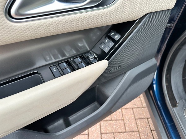 Buy Land Rover Range Rover Velar P400e Plug-in ACC 1.Hand Lithuania | img №10 | Unis.lt