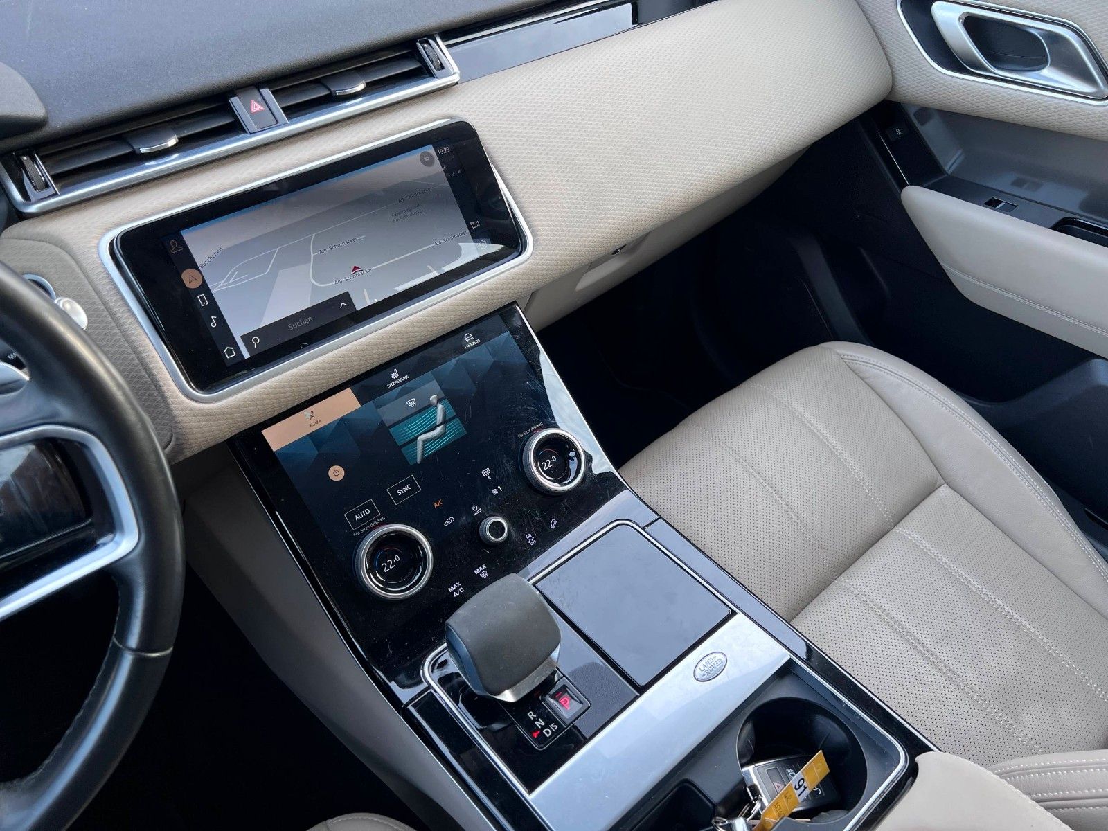 pirkite Lietuvoje Land Rover Range Rover Velar P400e Plug-in ACC 1.Hand | nuotrauka №17 | Unis.lt