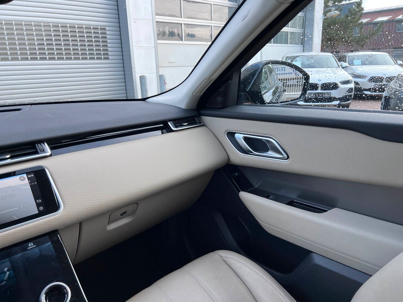 pirkite Lietuvoje Land Rover Range Rover Velar P400e Plug-in ACC 1.Hand | nuotrauka №19 | Unis.lt