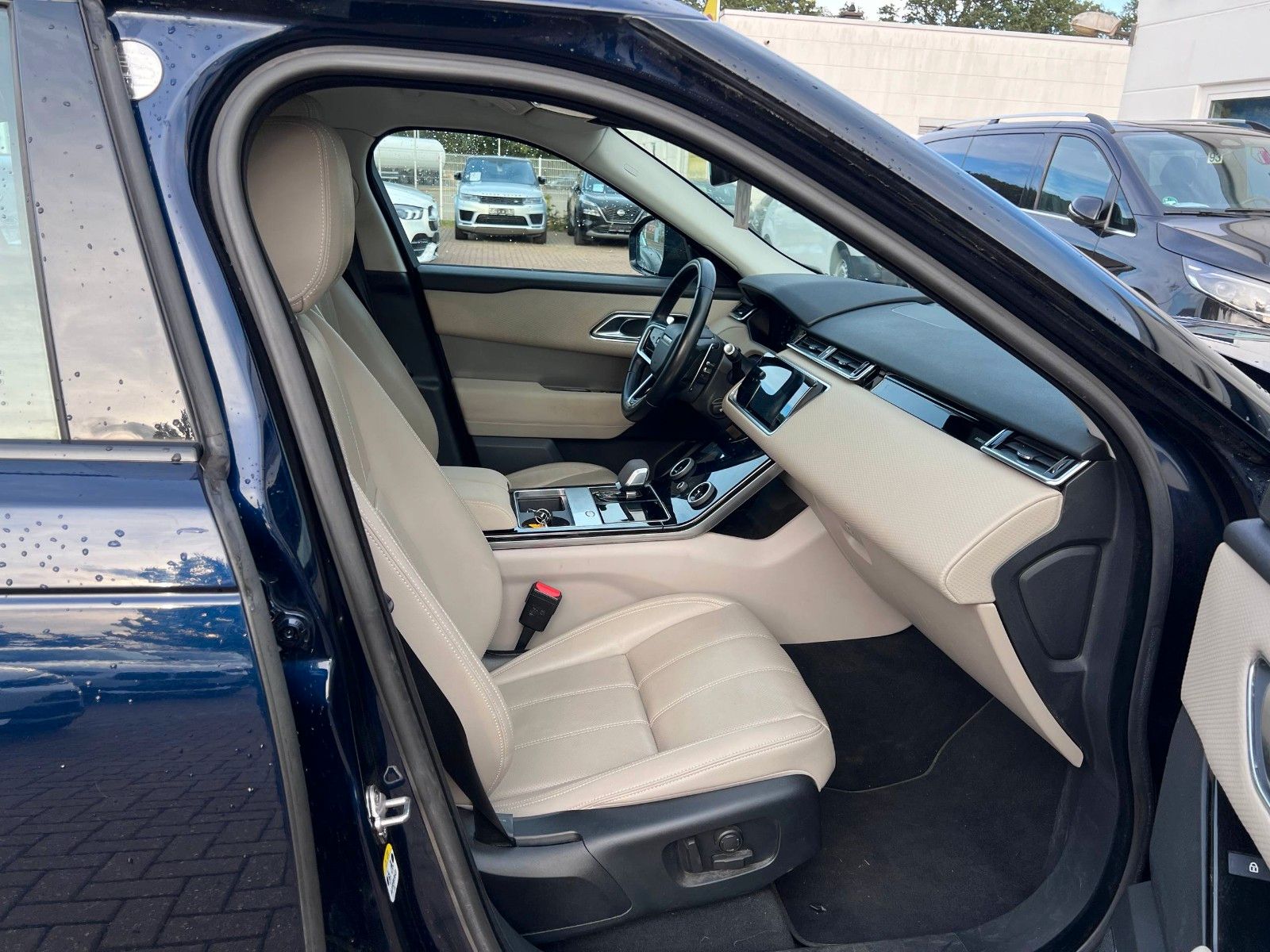 pirkite Lietuvoje Land Rover Range Rover Velar P400e Plug-in ACC 1.Hand | nuotrauka №23 | Unis.lt