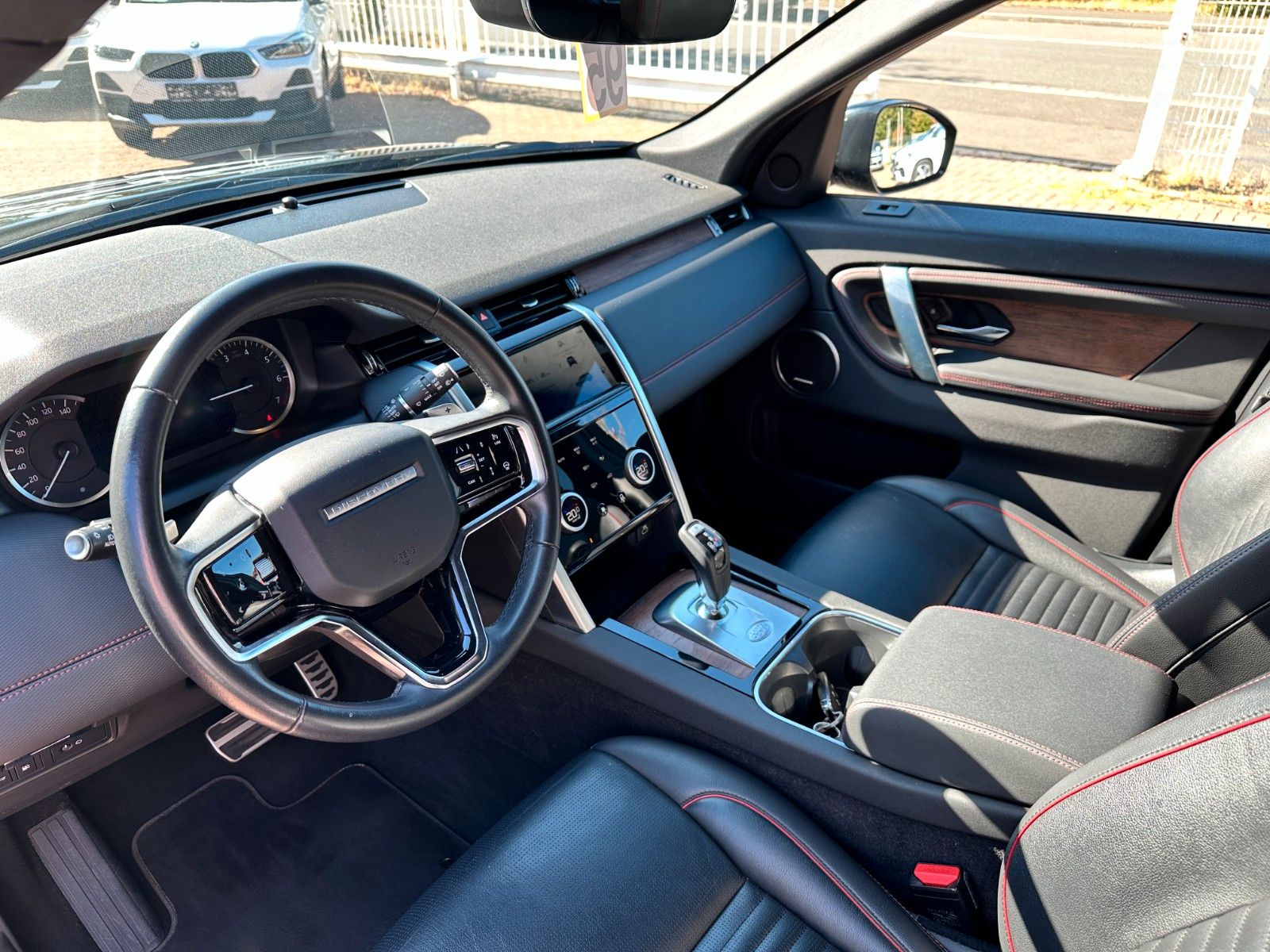 pirkite Lietuvoje Land Rover Discovery Sport R-Dynamic AWD Plug-in Pano | nuotrauka №11 | Unis.lt