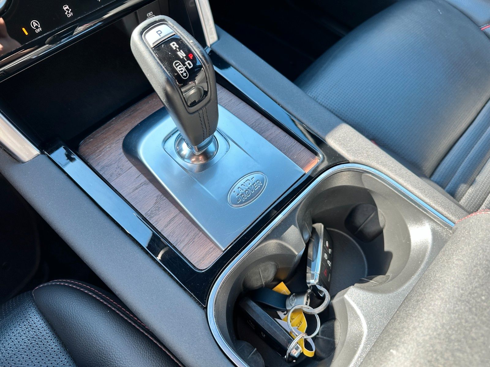 pirkite Lietuvoje Land Rover Discovery Sport R-Dynamic AWD Plug-in Pano | nuotrauka №16 | Unis.lt