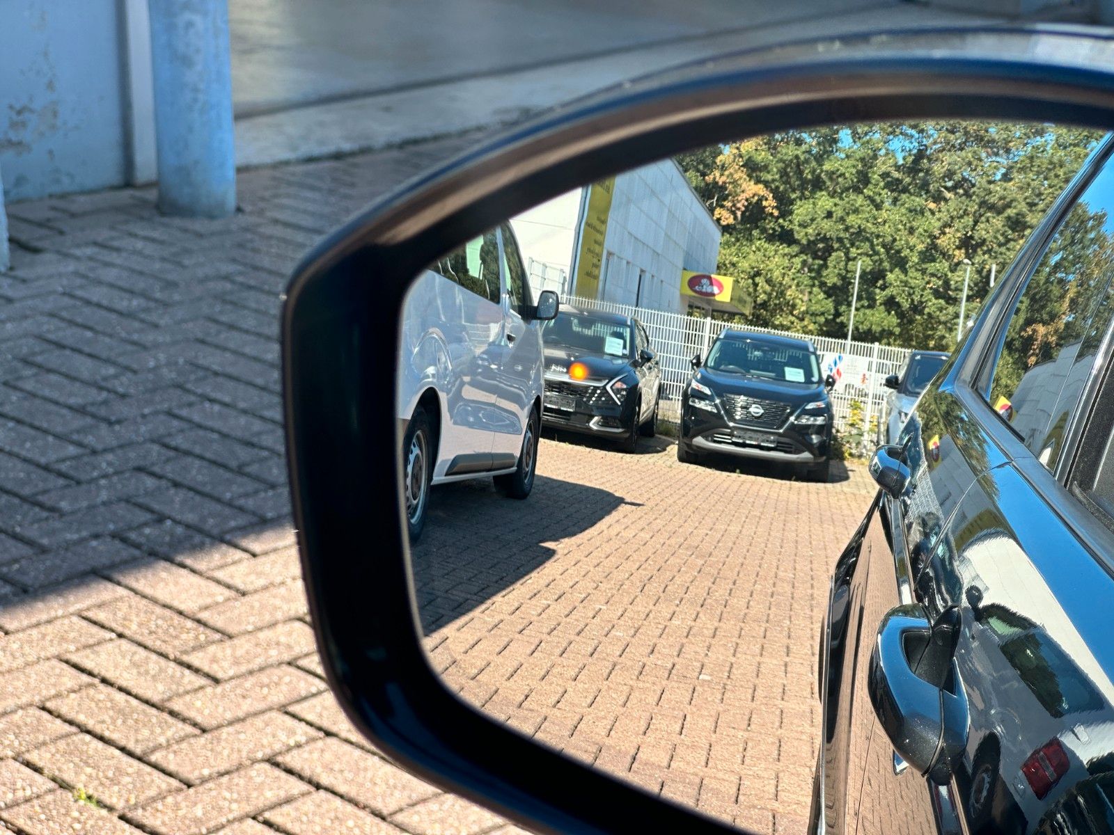 pirkite Lietuvoje Land Rover Discovery Sport R-Dynamic AWD Plug-in Pano | nuotrauka №28 | Unis.lt