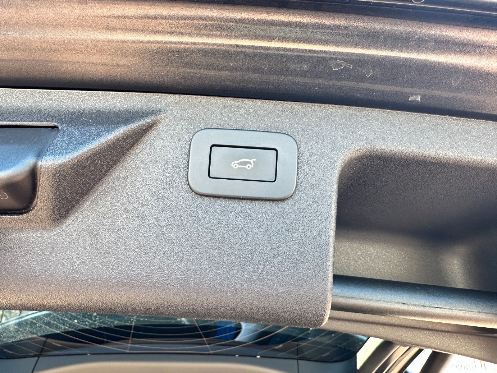 pirkite Lietuvoje Land Rover Discovery Sport R-Dynamic AWD Plug-in Pano | nuotrauka №35 | Unis.lt
