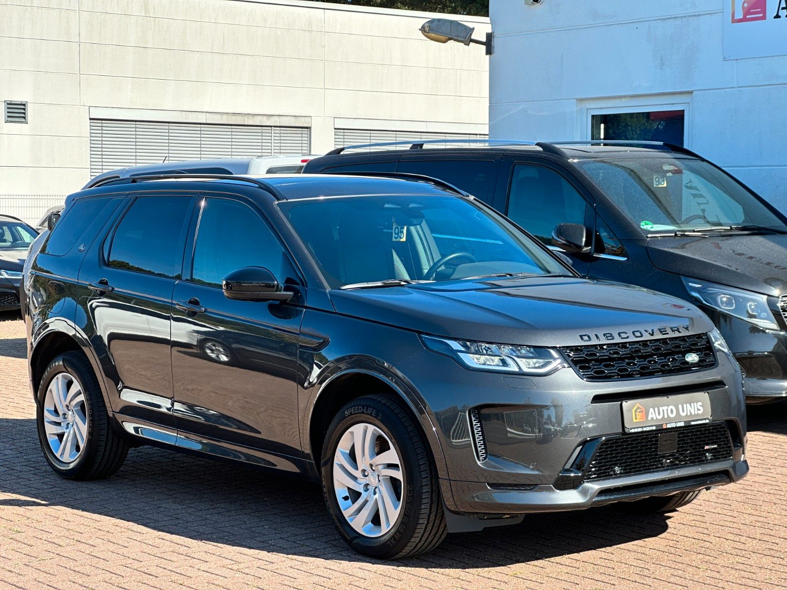 pirkite Lietuvoje Land Rover Discovery Sport R-Dynamic AWD Plug-in Pano | nuotrauka №7 | Unis.lt