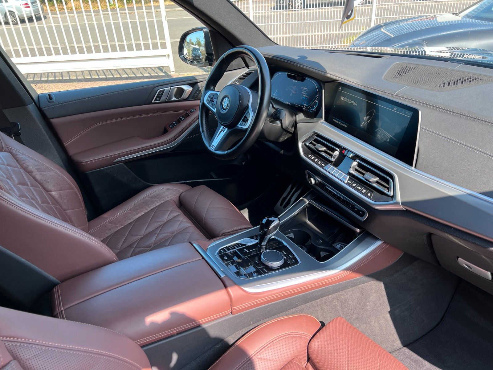 Купить BMW X5 xDrive45e | M Sport HUD Pano | 1.Hand в Литве | фото №27 | Unis.lt
