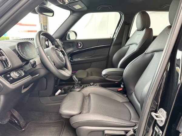 Buy MINI Cooper Countryman Navi Cam 1.Hand Scheckheft Lithuania | img №10 | Unis.lt