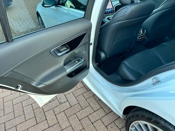 pirkite Lietuvoje Mercedes-Benz C 200 d AMG DIGITAL LIGHT, HUD, 360°, KEYLESS-GO | nuotrauka №25 | Unis.lt