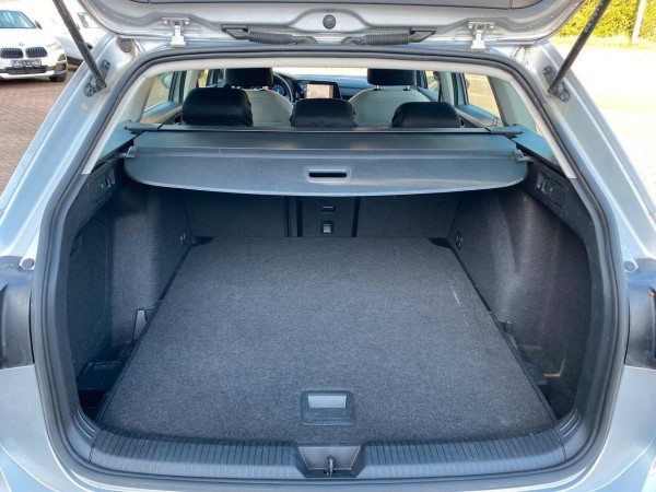 pirkite Lietuvoje Volkswagen Golf VIII Variant Style eTSI | nuotrauka №14 | Unis.lt